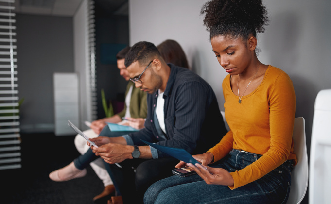 L'État dévoile une série de mesures pour accélérer l'emploi des jeunes.