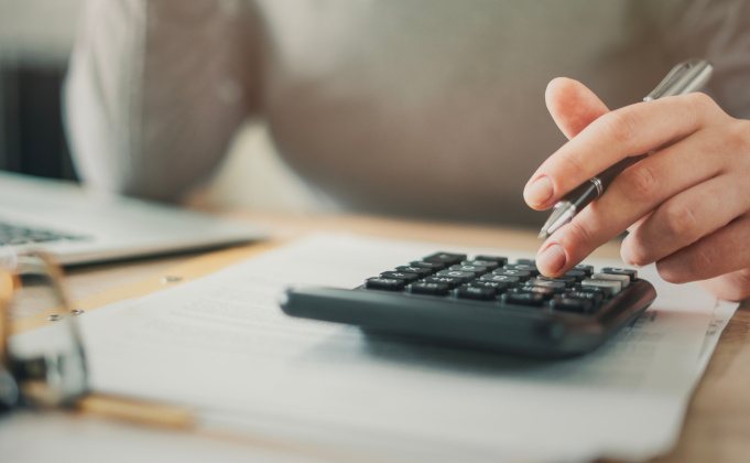 Le solde de la taxe d'apprentissage est réparti entre des organismes habilités, au niveau national comme régional.